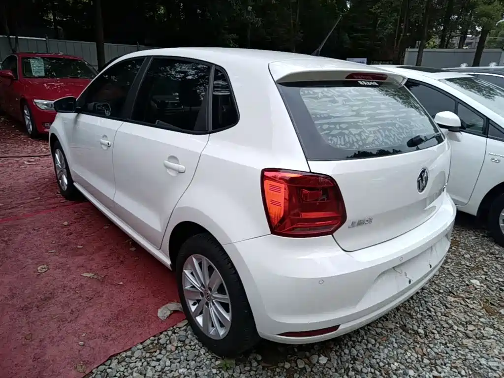 Volkswagen Polo 2015 — фото 5
