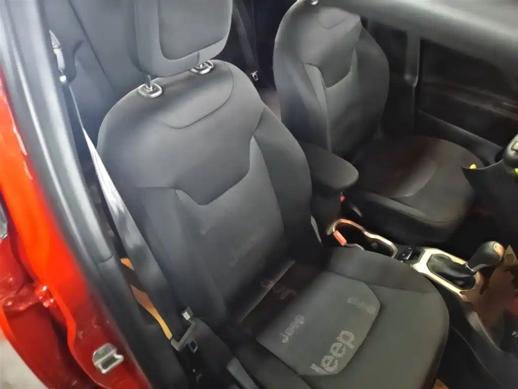 Jeep Renegade 2018 — фото 20