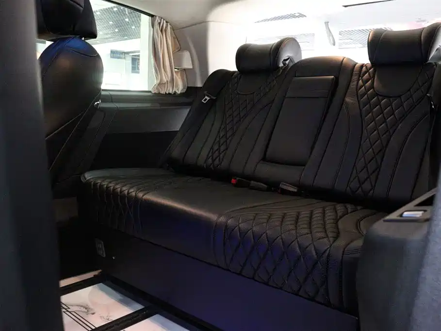 Mercedes-Benz Vito 2023 — фото 16