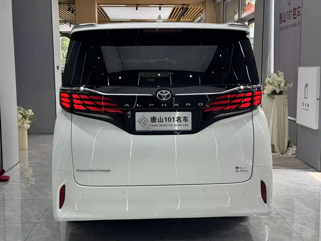 Toyota Alphard 2024 — фото 9