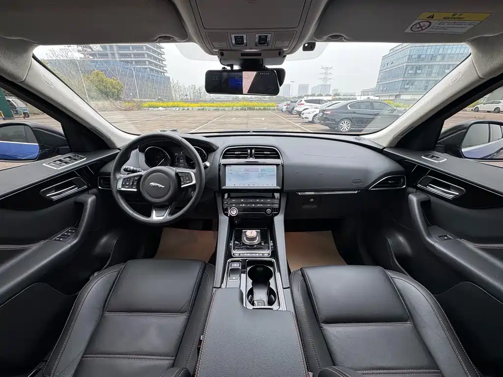 Jaguar F-PACE 2020 — фото 13