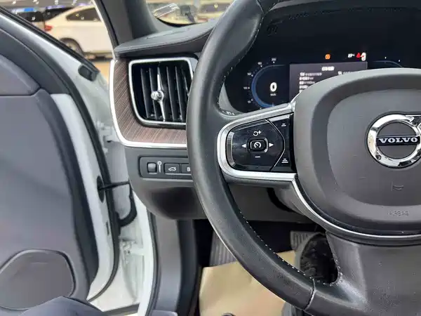 Volvo XC60 Plug-In Hybrid 2022