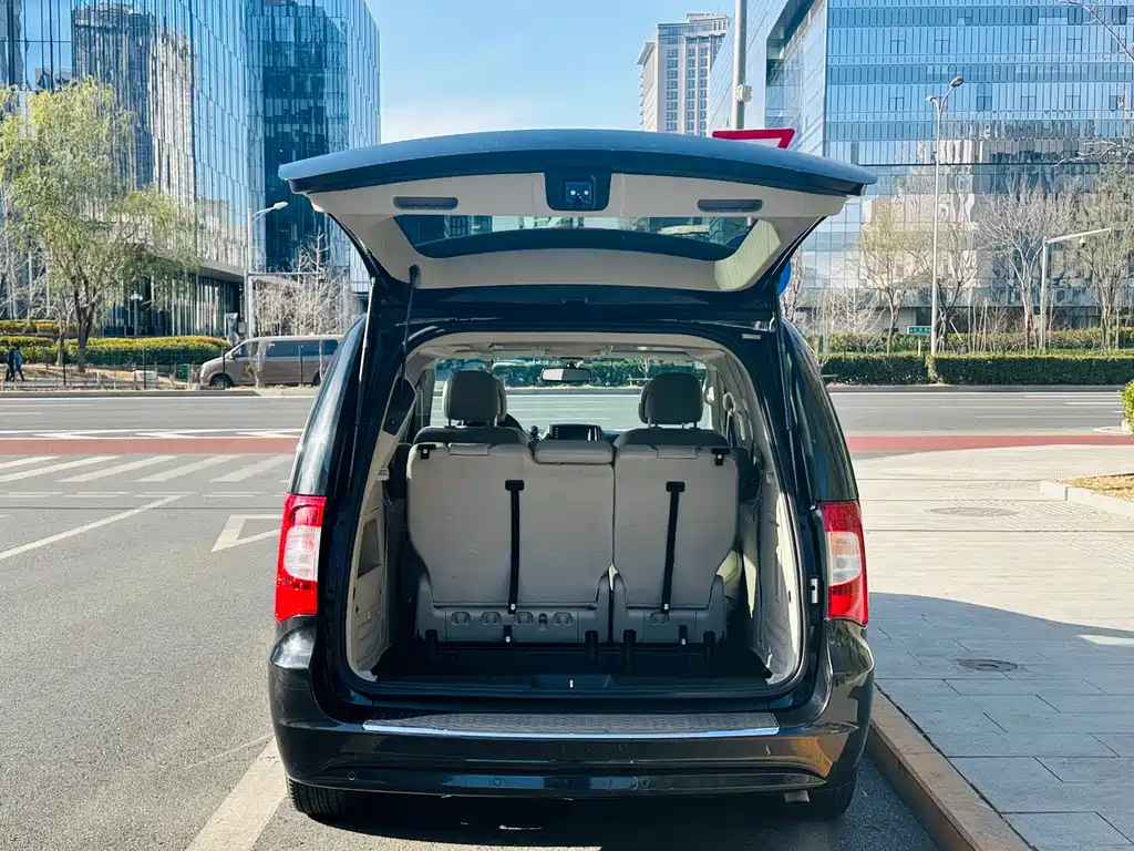 Chrysler Grand Voyager 2016 — фото 28