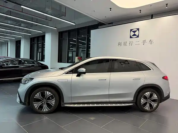 Mercedes-Benz EQE SUV 2023