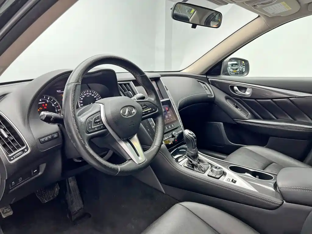 Infiniti Q50L 2018 — фото 12