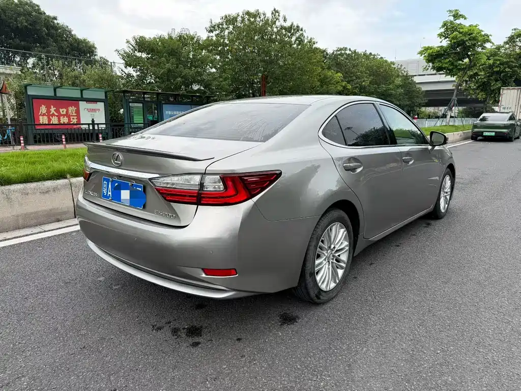 Lexus ES 2017 — фото 4