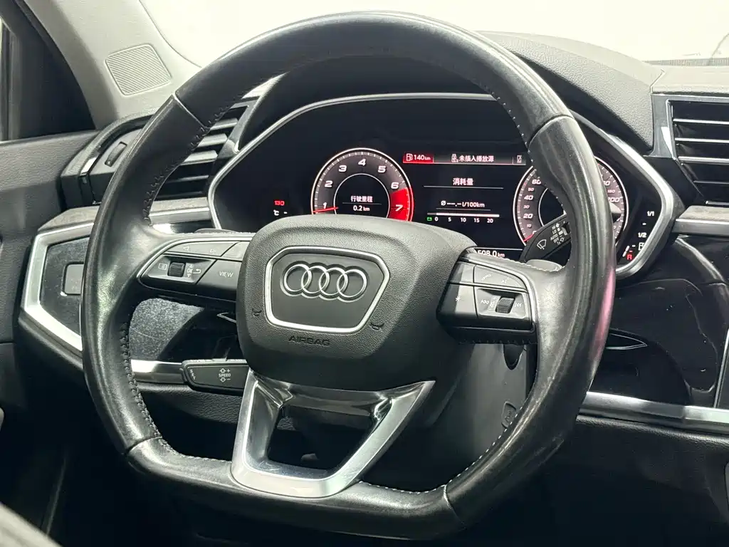 Audi Q3 2021 — фото 10