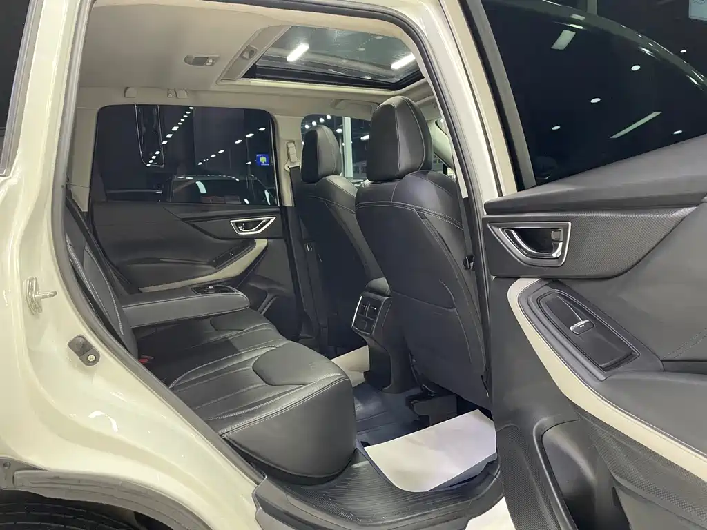 Subaru Forester 2023 — фото 19