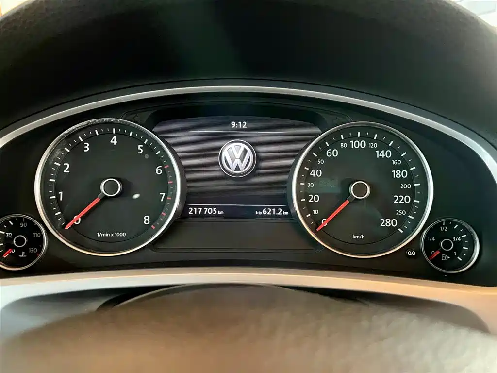 Volkswagen Touareg 2012 — фото 14