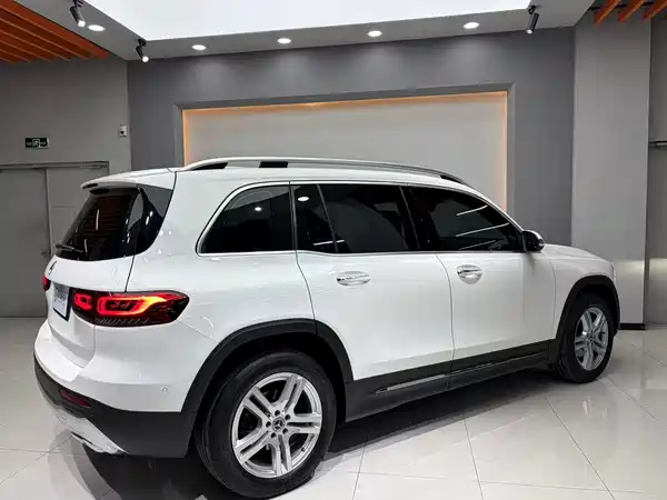 Mercedes-Benz GLB 2021