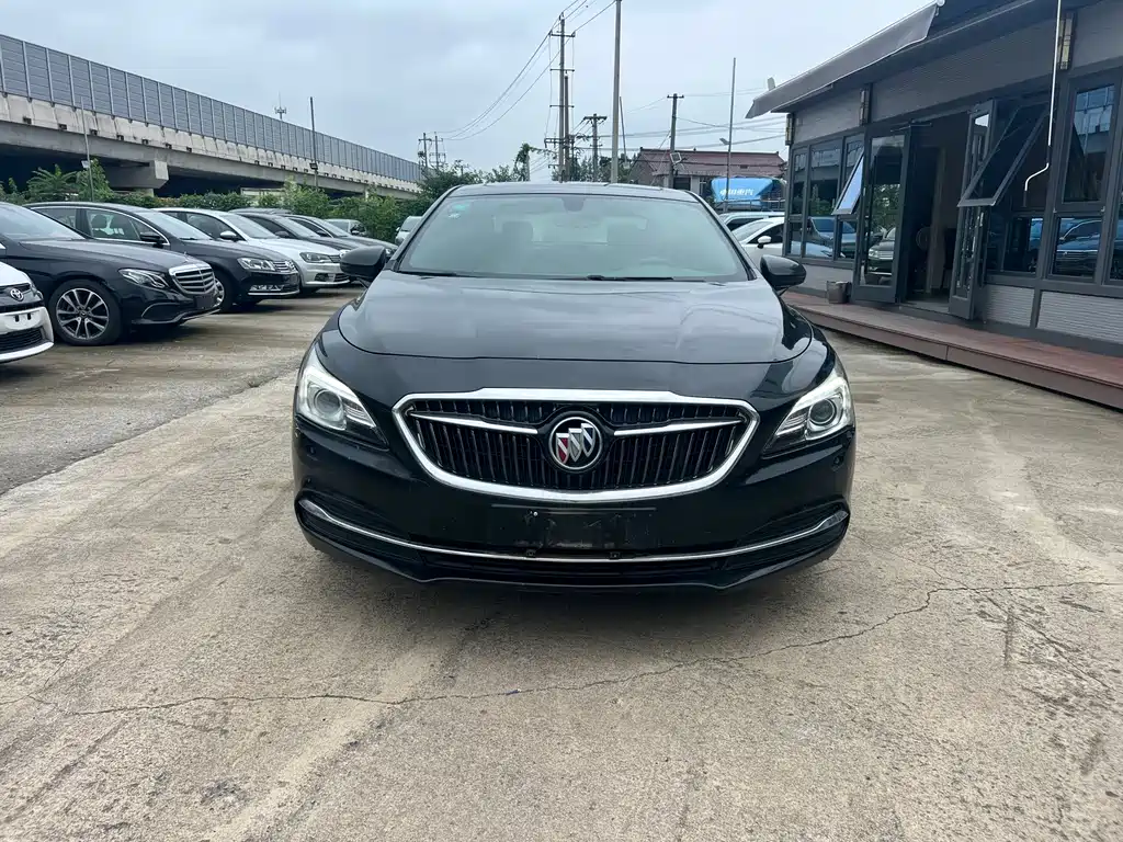 Buick LaCrosse 2017 — фото 2