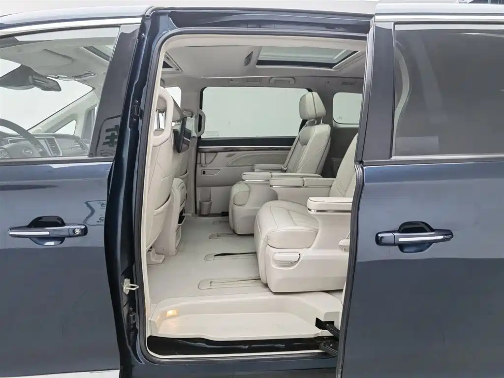 GAC Motor Trumpchi M8 2019 — фото 15