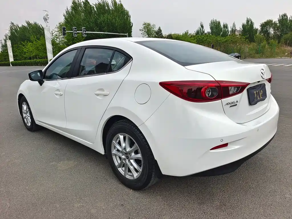 Mazda 3 Axela 2018 — фото 6