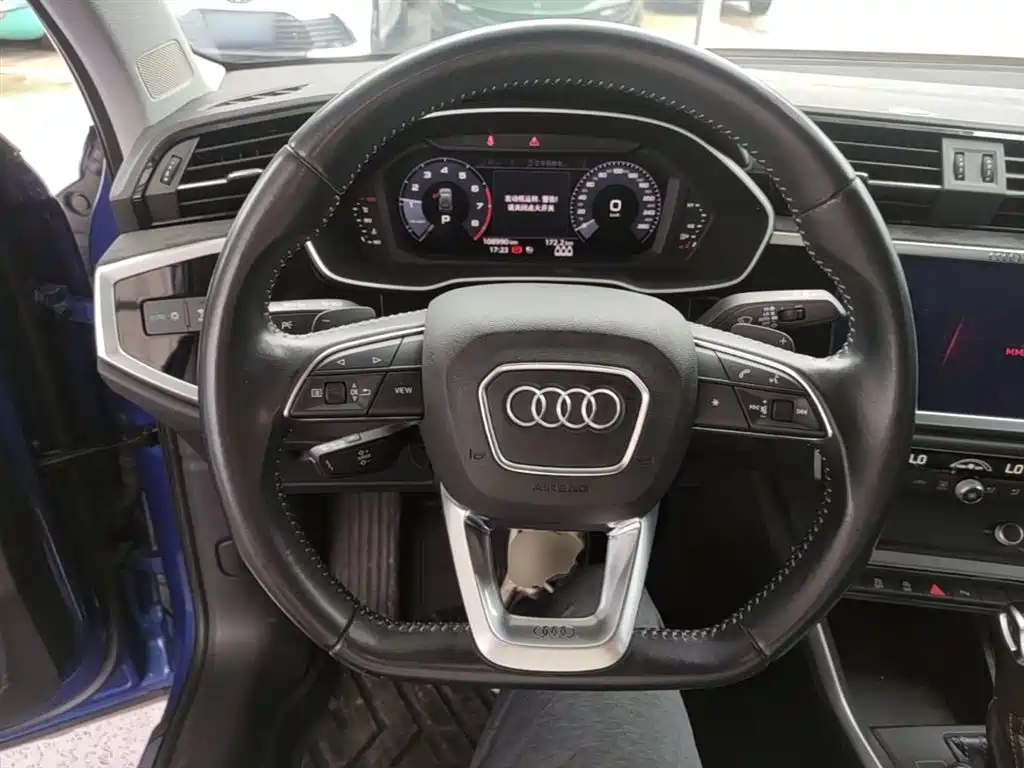 Audi Q3 2020 — фото 11
