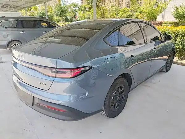 BYD Seal 05 DM-i 2025