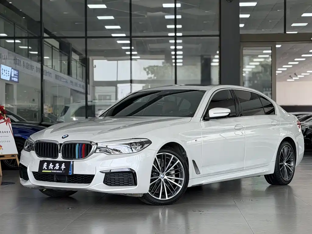 BMW 5 Series 2020 — фото 1
