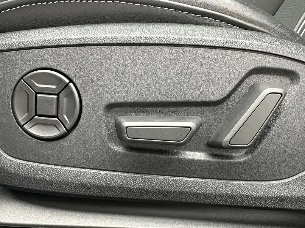 Audi A3 2023 — фото 12