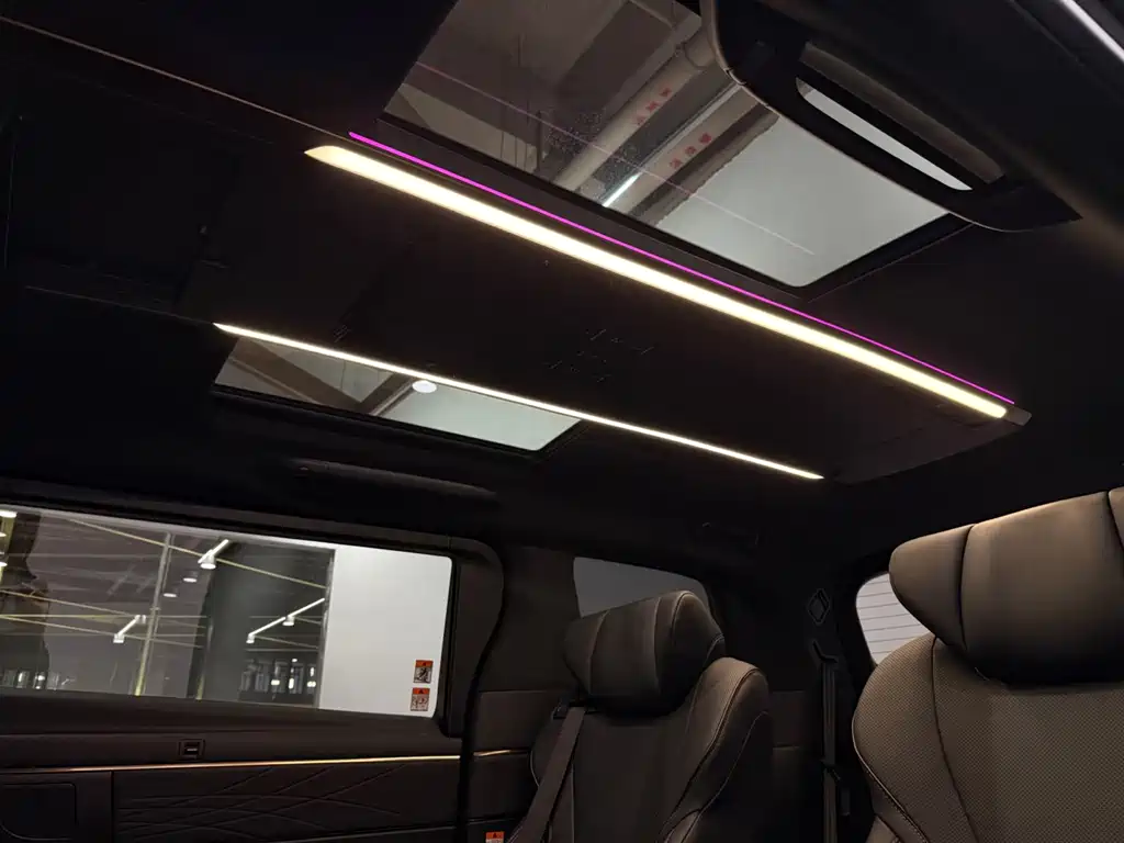 Toyota Alphard 2025 — фото 18