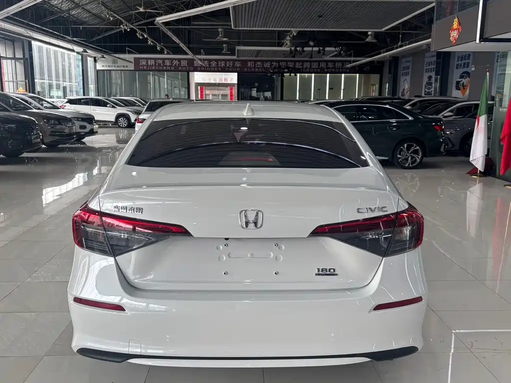 Honda Civic 2023 — фото 16