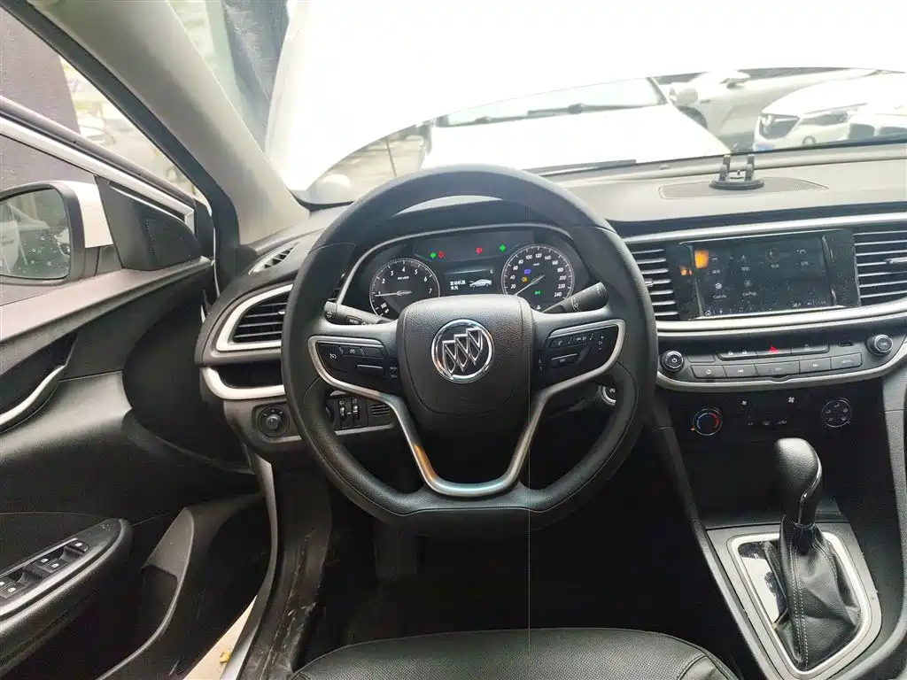 Buick Excelle 2023 — фото 10