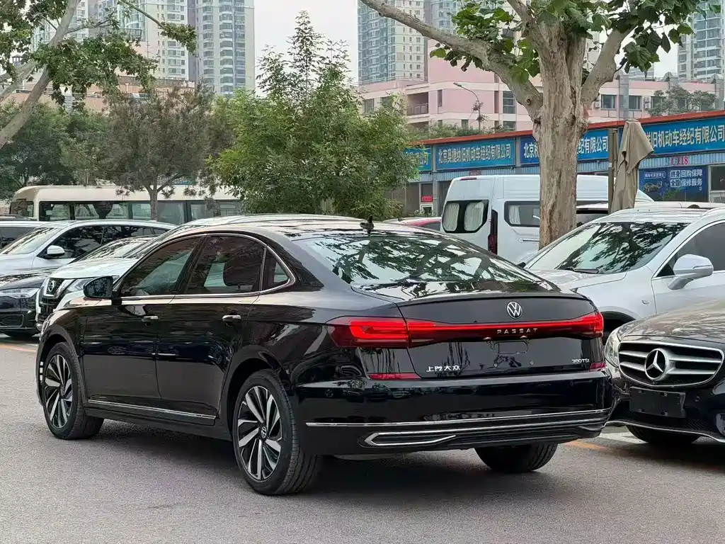 Volkswagen Passat 2024