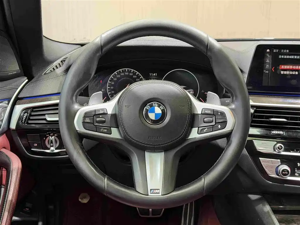 BMW 5 Series 2020 — фото 18