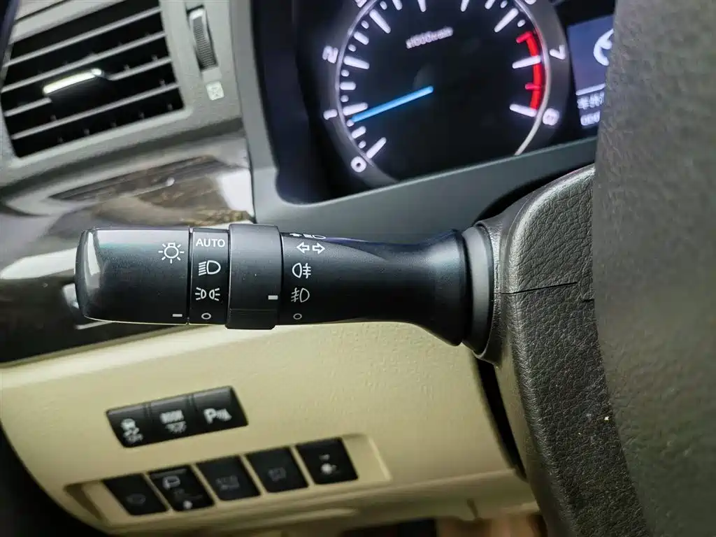 Toyota Alphard 2014 — фото 21