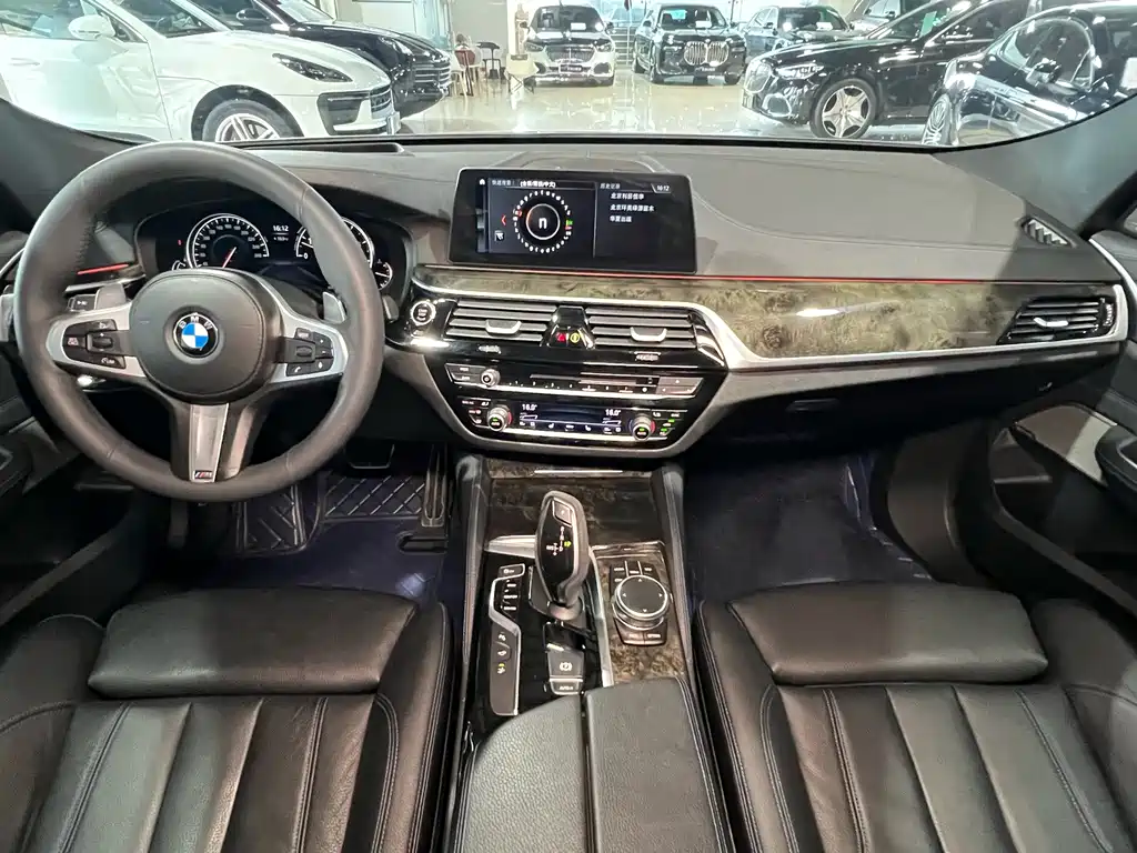 BMW 6 Series GT 2018 — фото 23