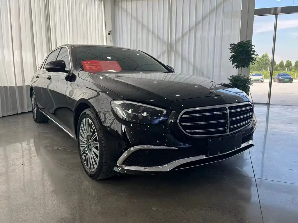 Mercedes-Benz E-Class 2023 — фото 3