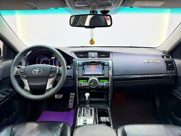 Toyota Reiz 2013