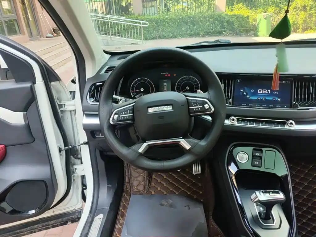 Haval H2s 2018 — фото 11