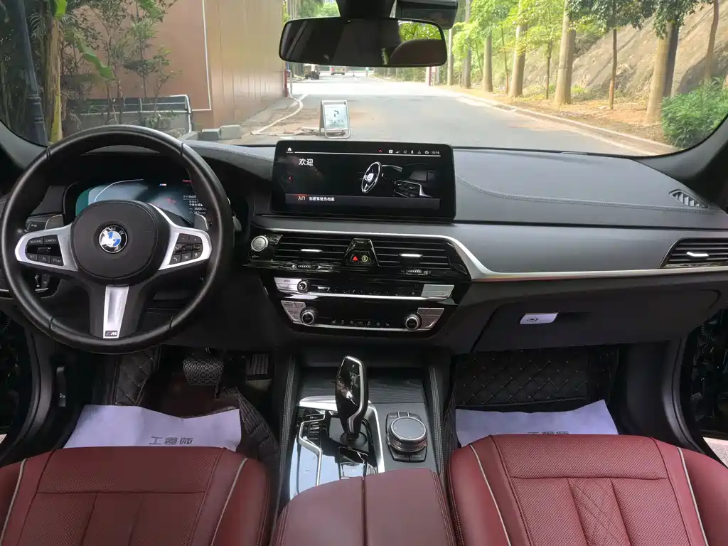 BMW 5 Series 2022 — фото 12