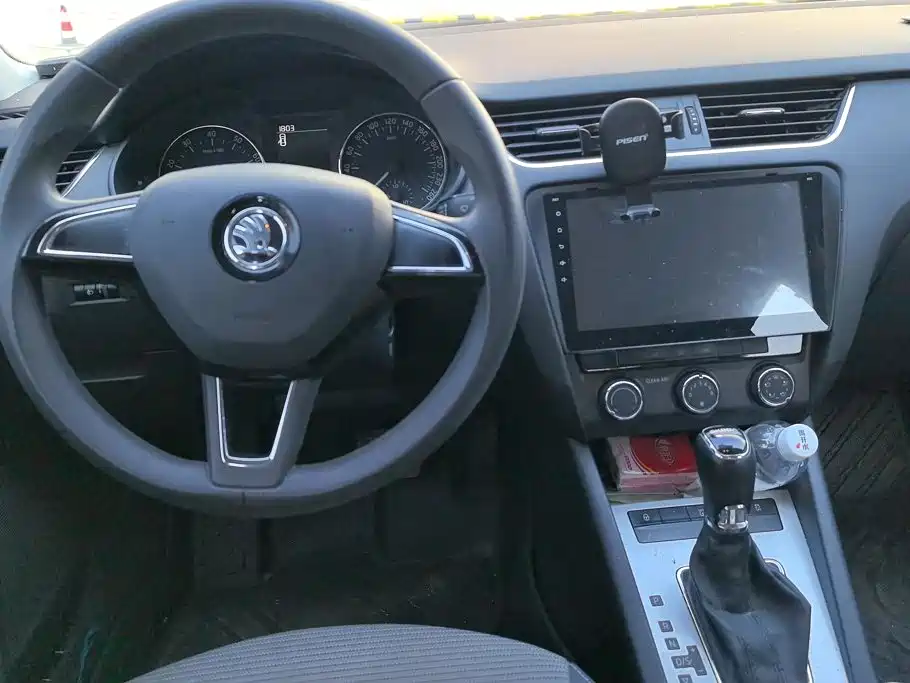 Skoda Octavia 2016 — фото 12