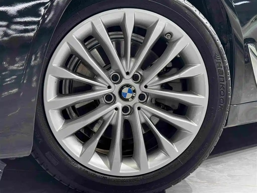 BMW 5 Series 2020 — фото 19