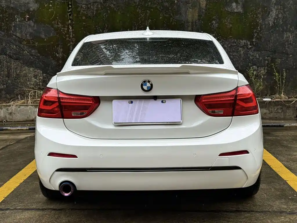 BMW 1 Series 2017 — фото 11