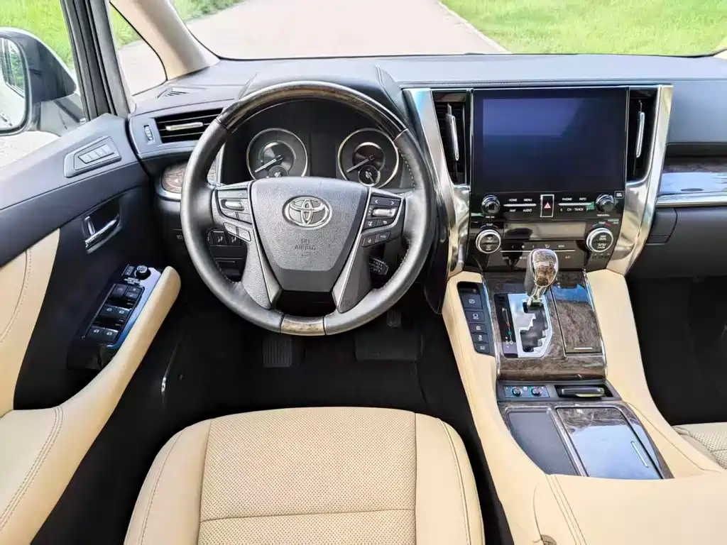 Toyota Vellfire 2020 — фото 8