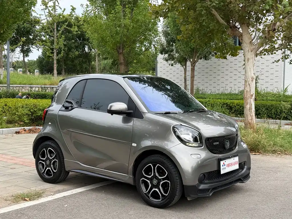 smart fortwo 2019 — фото 3