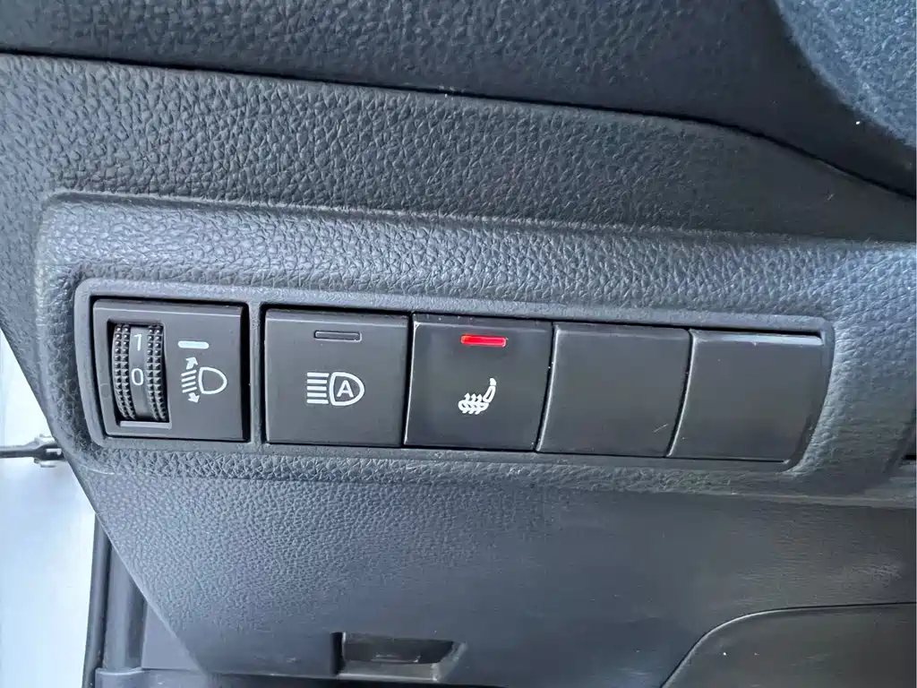 Toyota Corolla 2023 — фото 16
