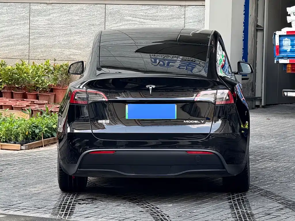 Tesla Model Y 2022 — фото 4