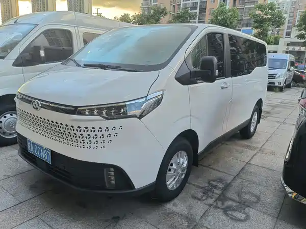 Maxus V70 2024