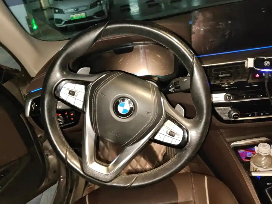 BMW 5 Series 2021 — фото 15