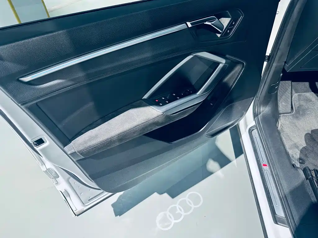 Audi Q3 Sportback 2022 — фото 15