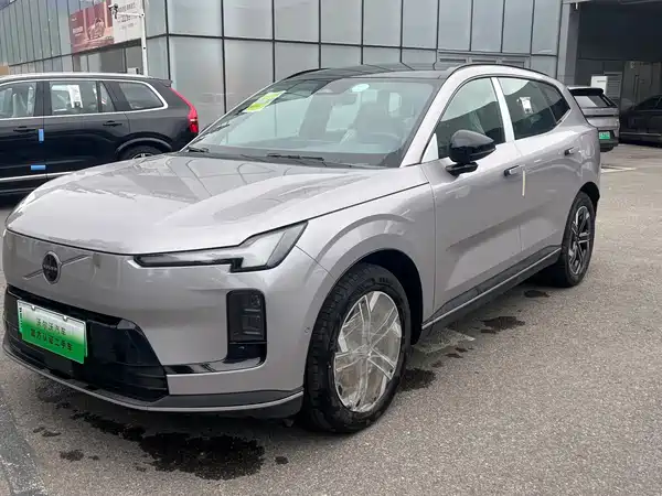 Volvo XC70 Plug-In Hybrid 2026