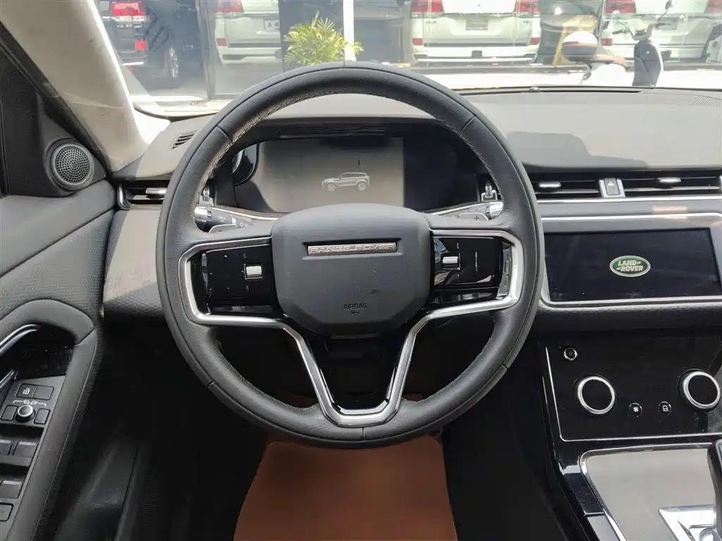 Land Rover Evoque 2022 — фото 11