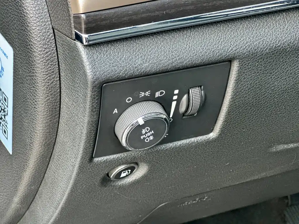 Jeep Grand Cherokee 2014 — фото 24