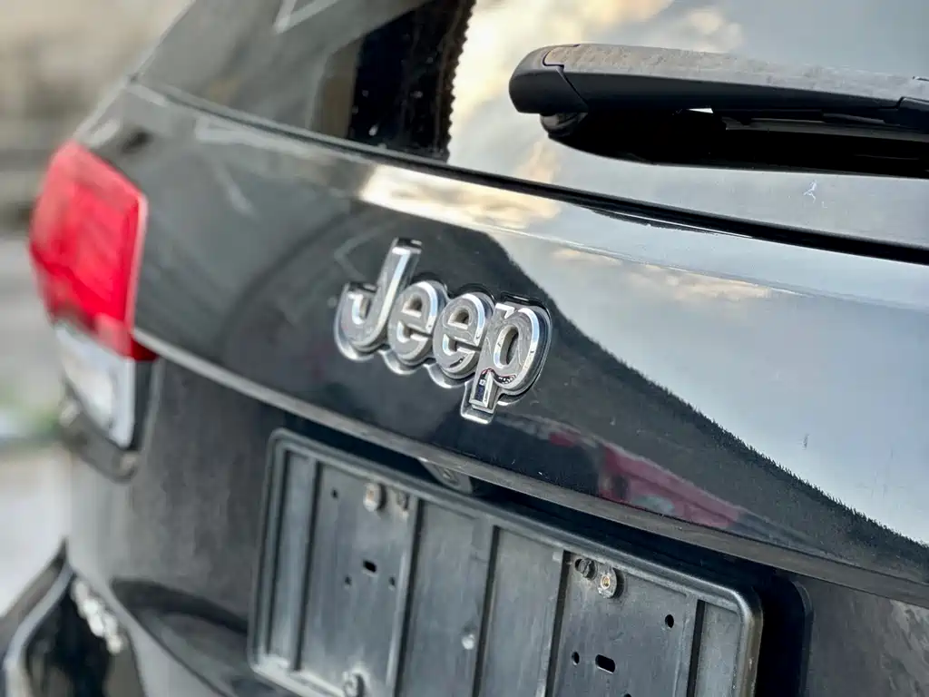 Jeep Grand Cherokee 2014 — фото 41