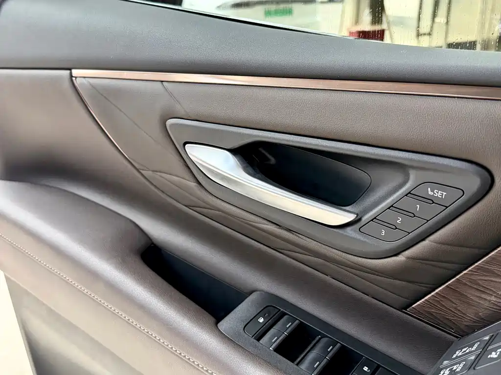Toyota Alphard 2025 — фото 11