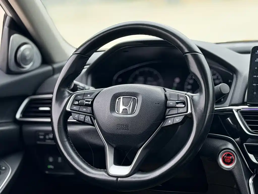 Honda Accord 2022 — фото 10