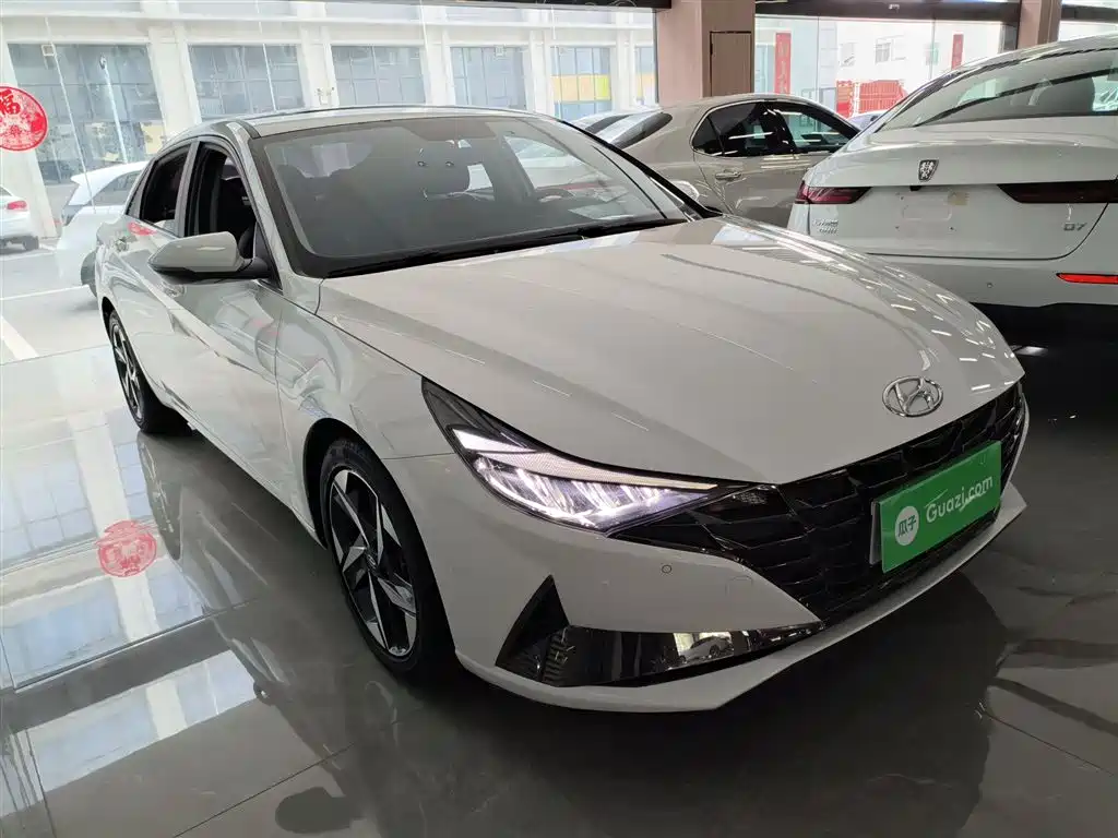 Hyundai Elantra 2023 — фото 4