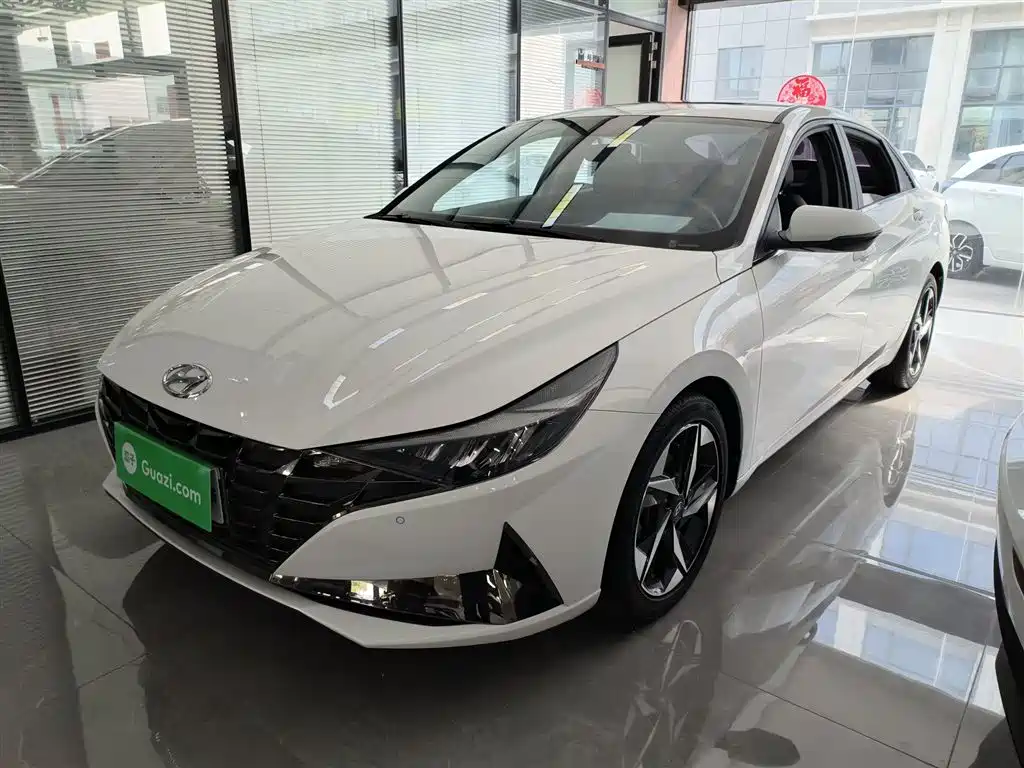 Hyundai Elantra 2023 — фото 2